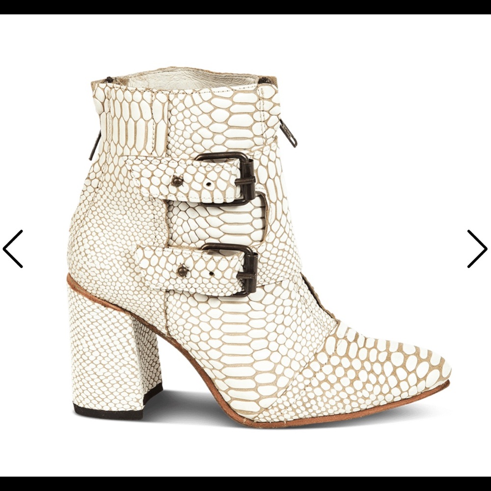 Womens Freebird Joey white snake heels